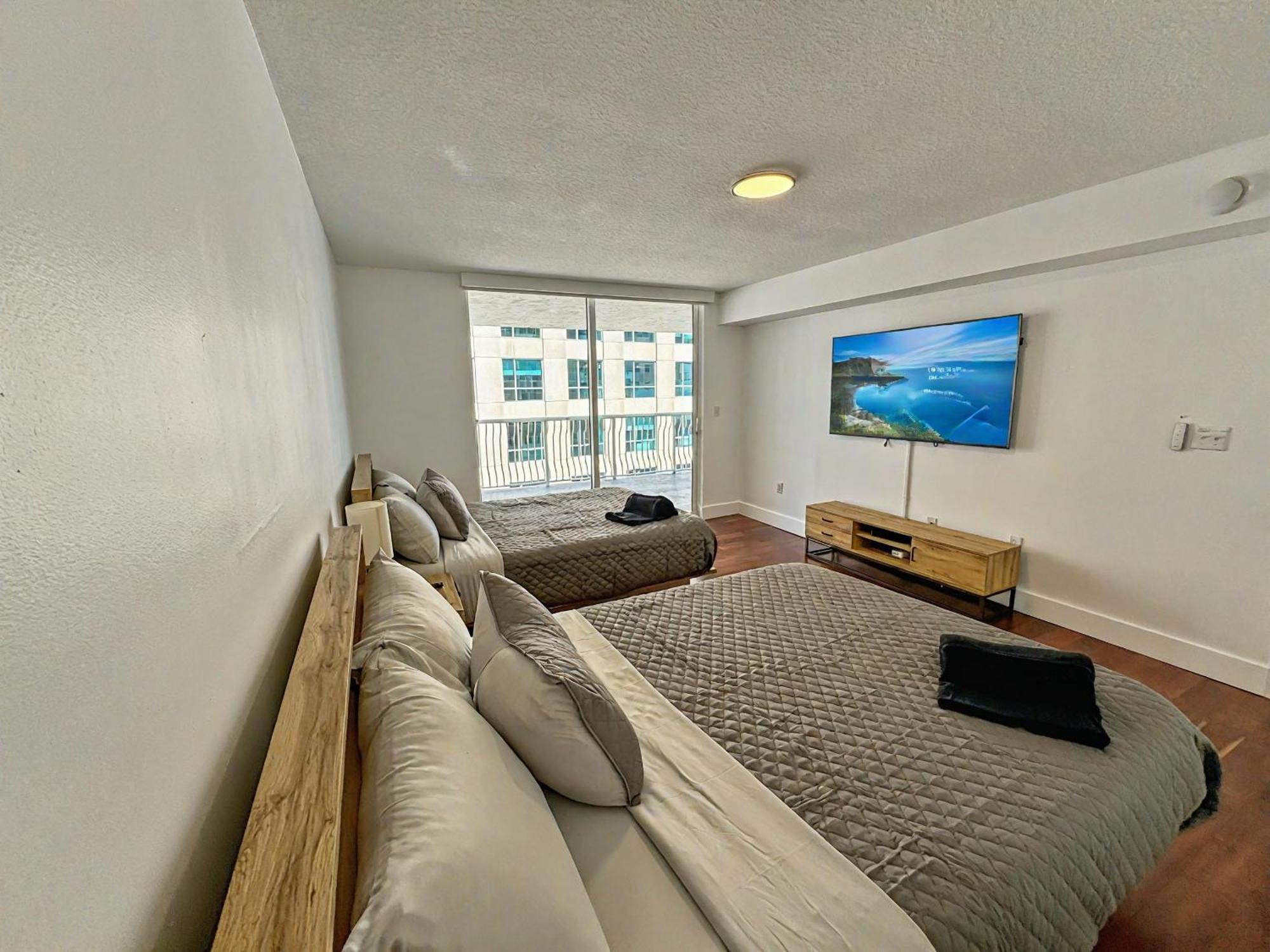 Elegant Centric Vibrant Pool Jacuzzi Free Parking Apartment Miami Ngoại thất bức ảnh