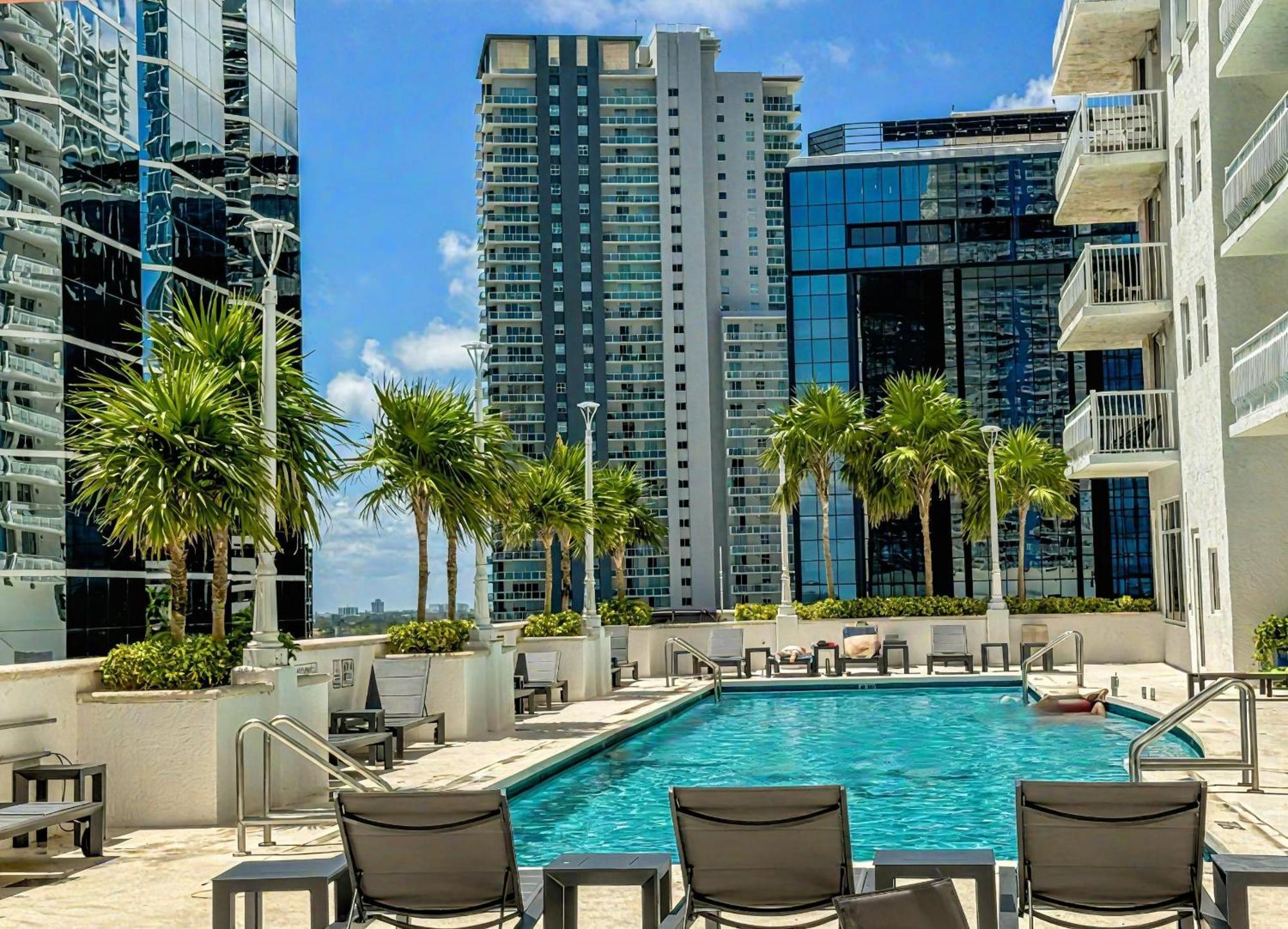 Elegant Centric Vibrant Pool Jacuzzi Free Parking Apartment Miami Ngoại thất bức ảnh