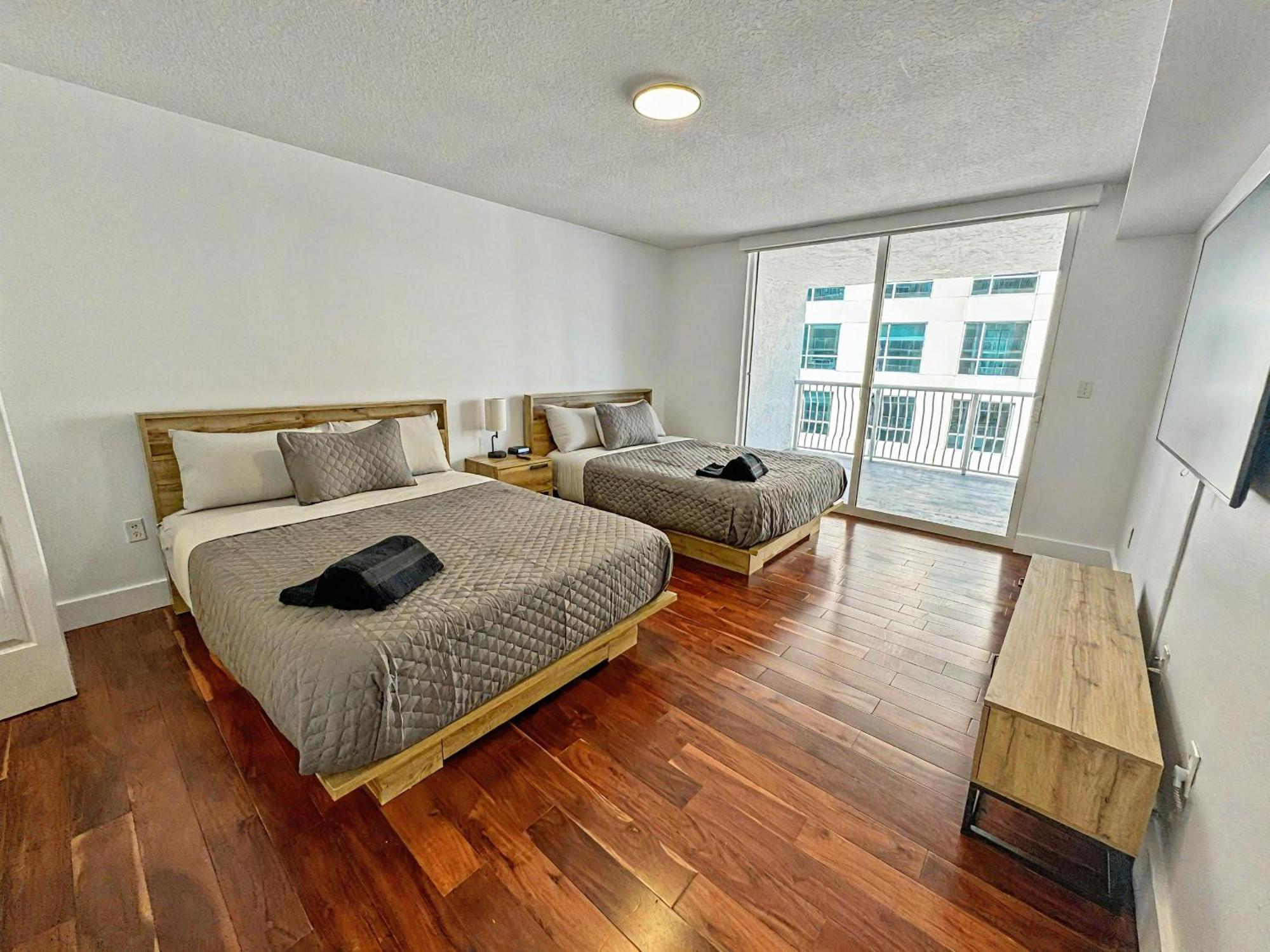 Elegant Centric Vibrant Pool Jacuzzi Free Parking Apartment Miami Ngoại thất bức ảnh